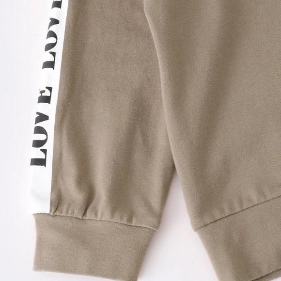 BABY BOY GRAPHIC LOVE HOODIE AND CAMO JOGGER SET (0-3 months) - Picture 7 of 7